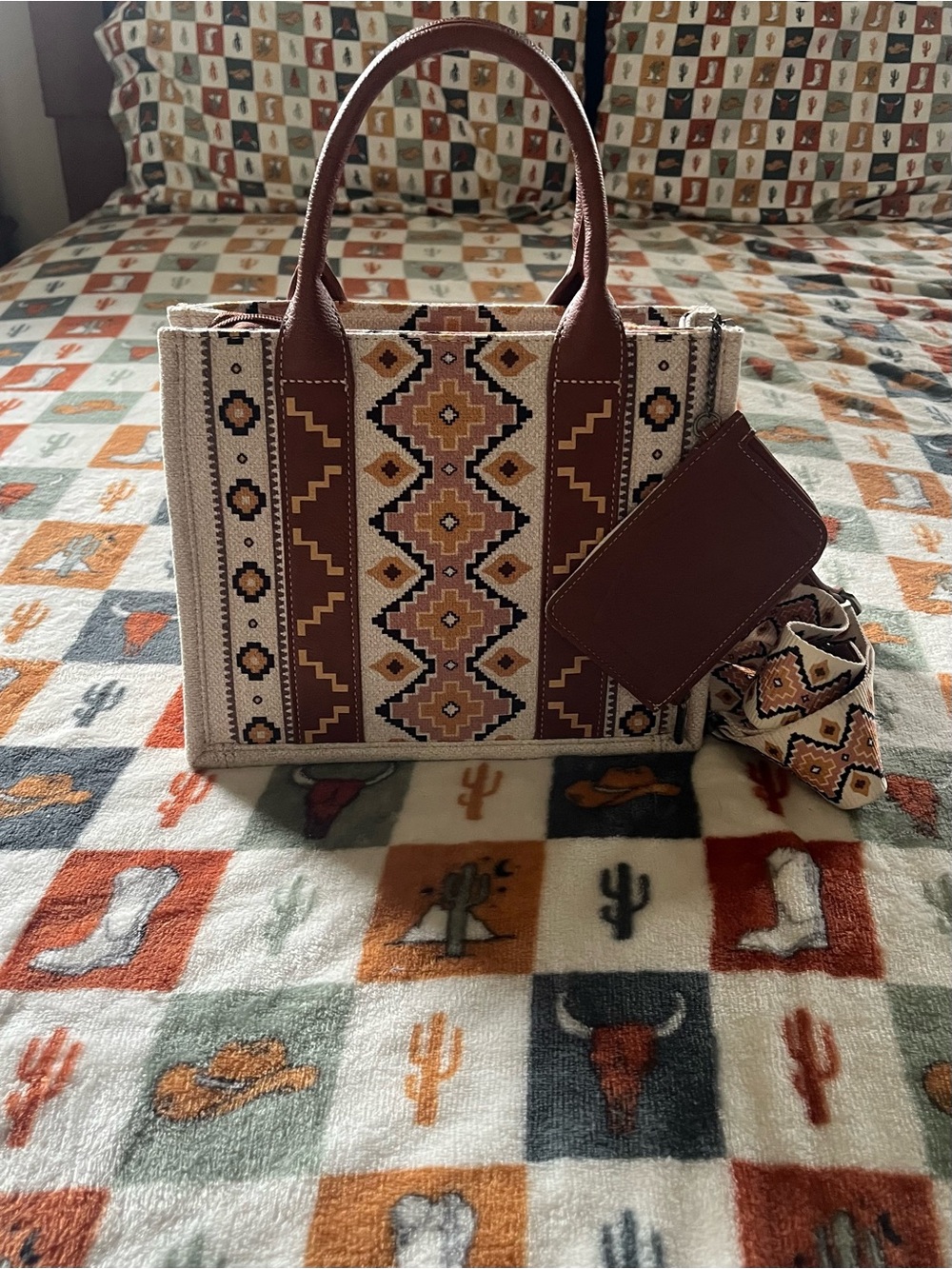 Wrangler Brown Cream & Tan Southwestern Tote with Leather Trim & Keychain Wallet - Picture 2 of 4